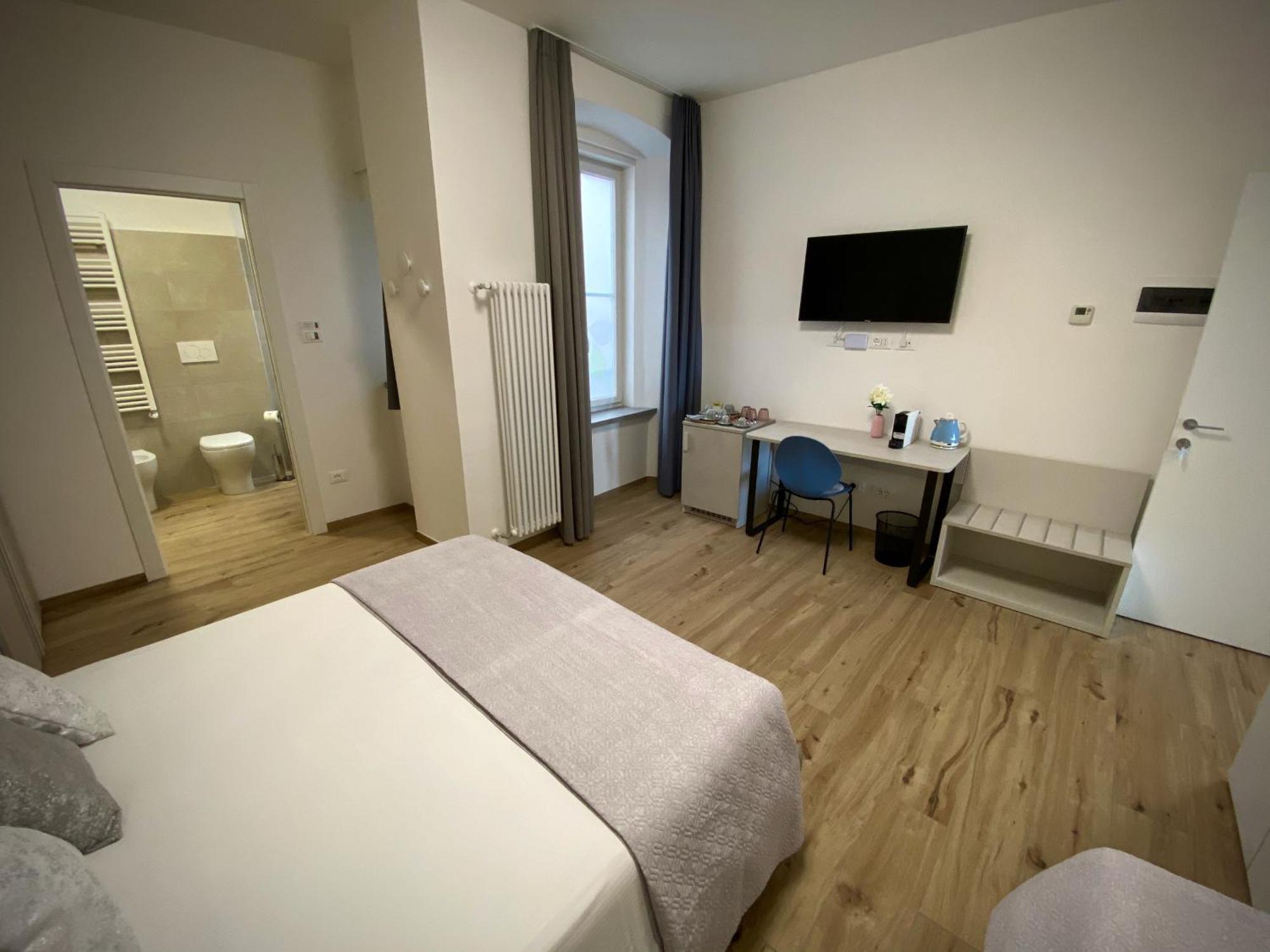 Five Flowers Guest House Trieste Ngoại thất bức ảnh
